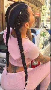 Boxer braids mit Schmuck